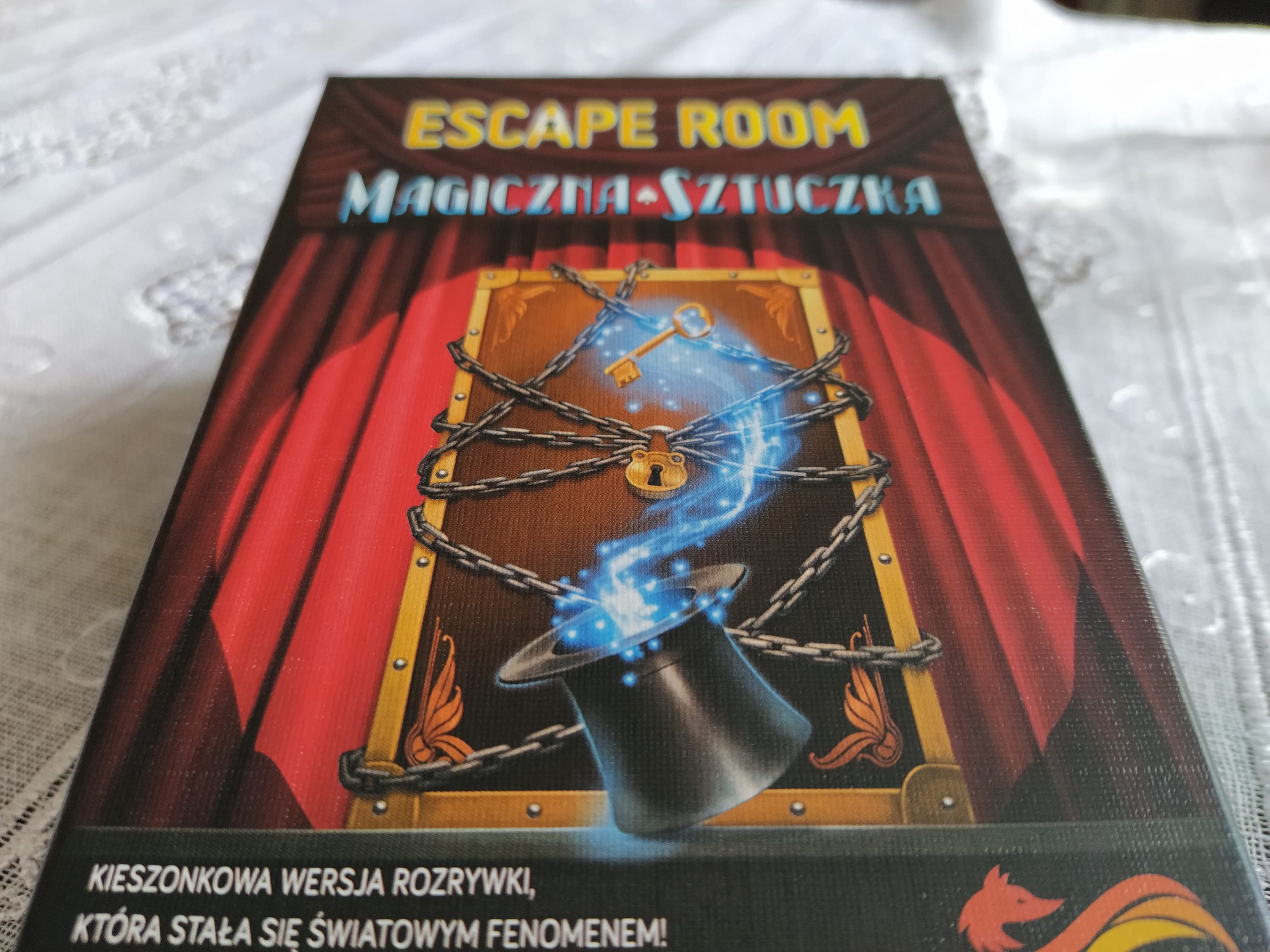 Patrz uważnie! „Escape room: Magiczna sztuczka” – recenzja gry karcianej