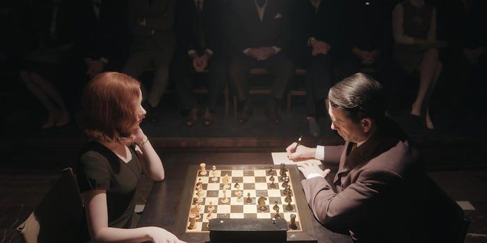 Obłąkańczy szach-mat „Gambit królowej” — recenzja serialu