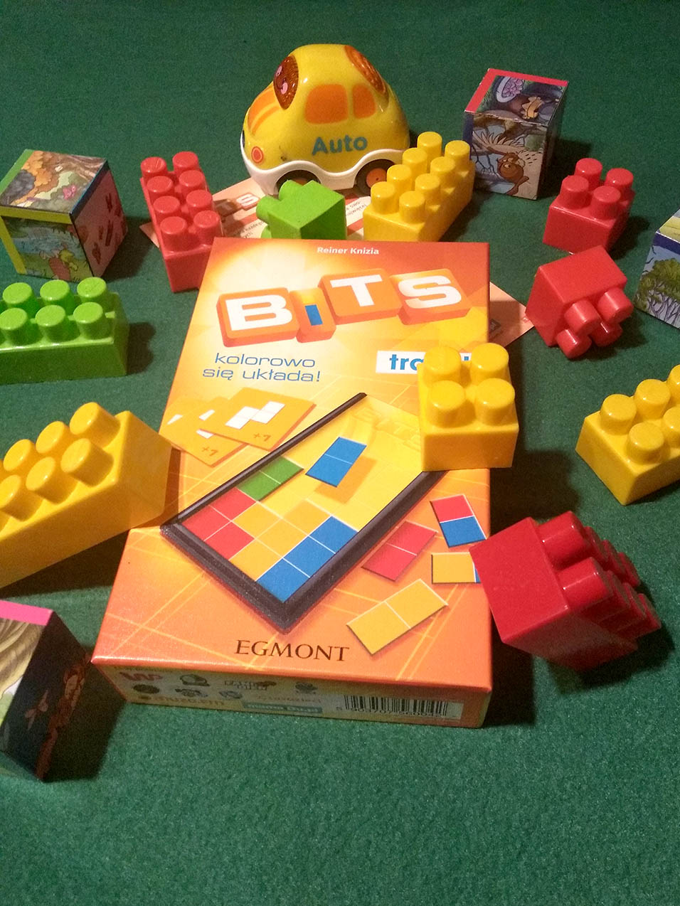 Tetris w kieszonkowej wersji wchodzi na salony. „Bits” - recenzja gry