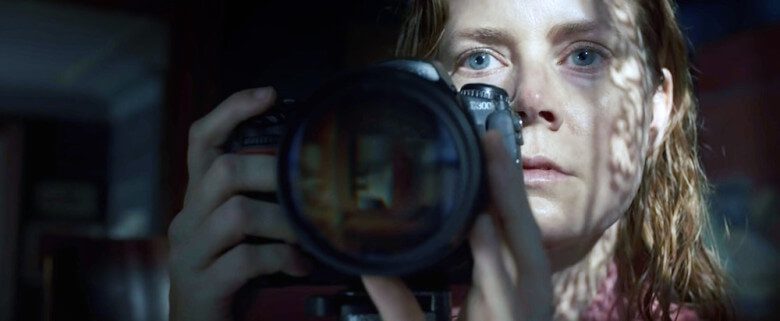 Z widokiem na zbrodnię. ,,Kobieta w oknie” – recenzja filmu